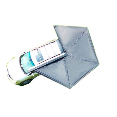 Un auvent à 270 degrés, conçu avec des LED et de l'aluminium.